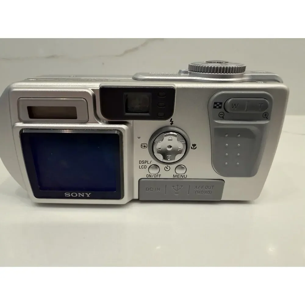 Sony Cyber-shot DSC-P5 Retro Digicam Tested Complete Bundle w/ Case New Battery